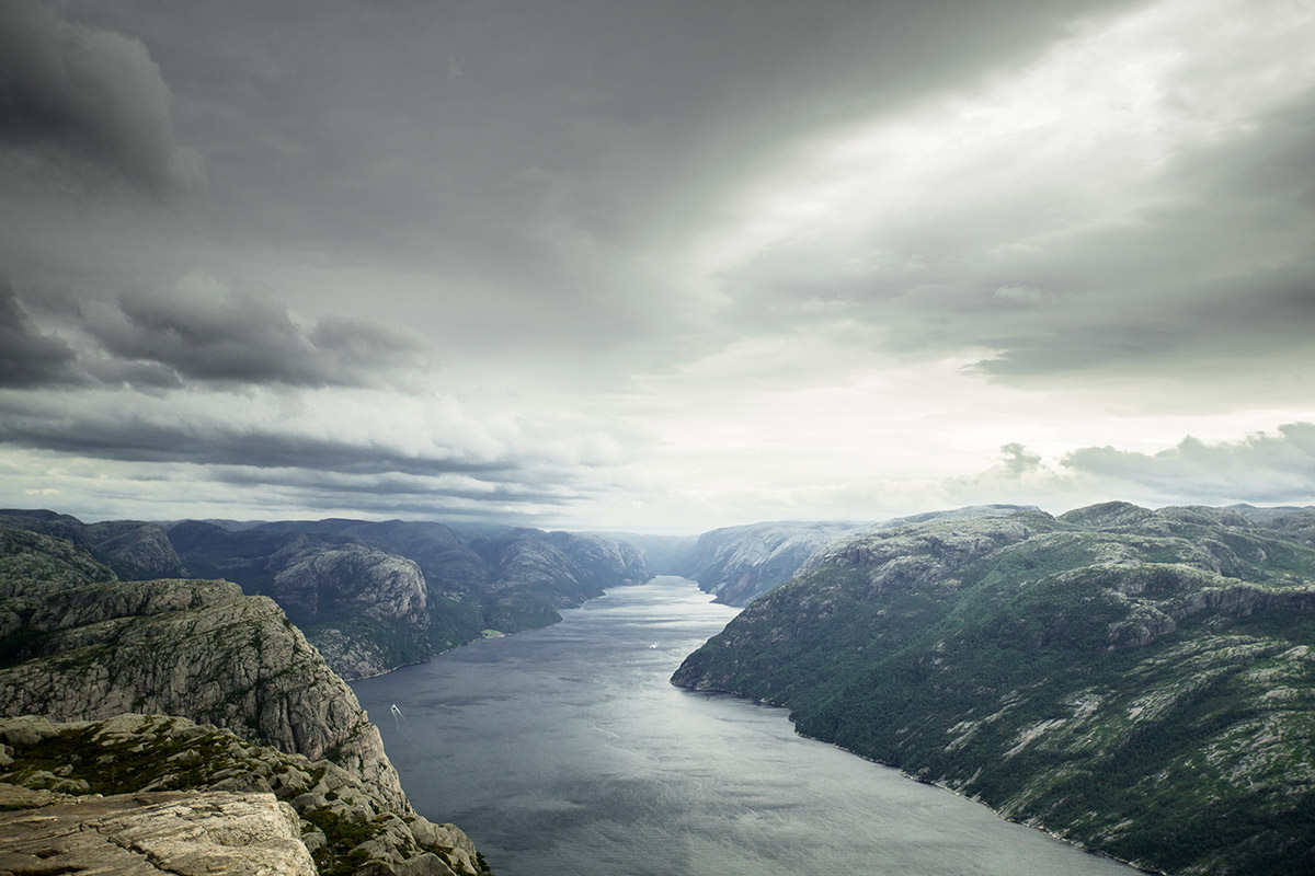 Projekte Norwegen Landschaft Natur Dominik Dirschmid Fotografie My framed Art Myframed MyframedArt Foto Bild München Website Fjord Walken Himmel Meer Preikestolen Berge