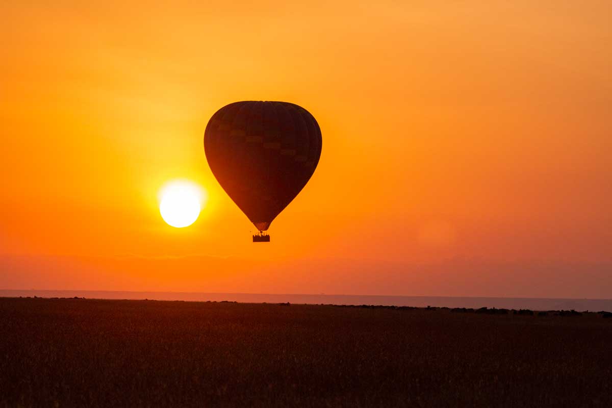 Projekte Kenia Landschaft Dominik Dirschmid Fotografie Fotograf Foto Natur Steppe Sonnenaufgang Sonnenuntergang Licht Ballon Sonne