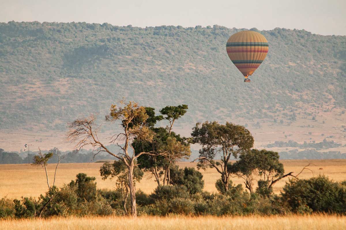 Projekte Kenia Landschaft Dominik Dirschmid Fotografie Fotograf Foto Natur Steppe Ballon Oase Savanne Bäume