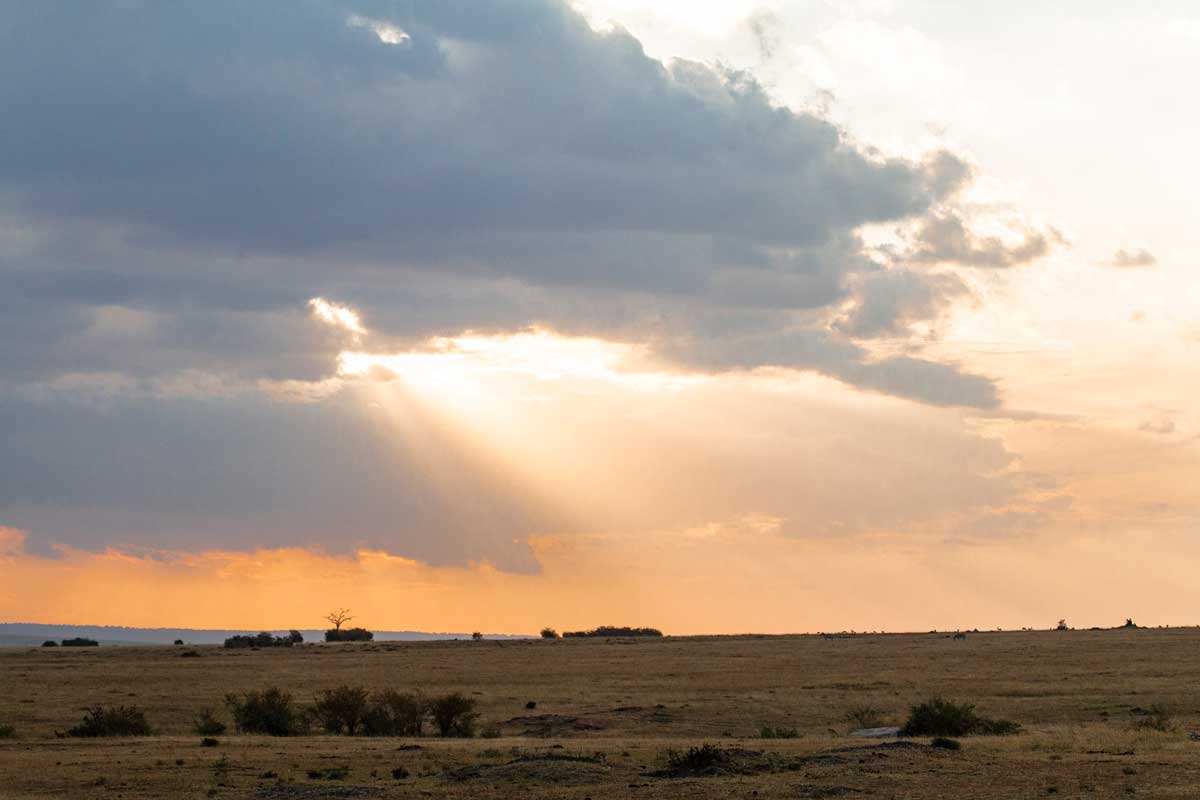 Projekte Kenia Landschaft Dominik Dirschmid Fotografie Fotograf Foto Natur Steppe Sonne Wolken Wolkendurchbruch